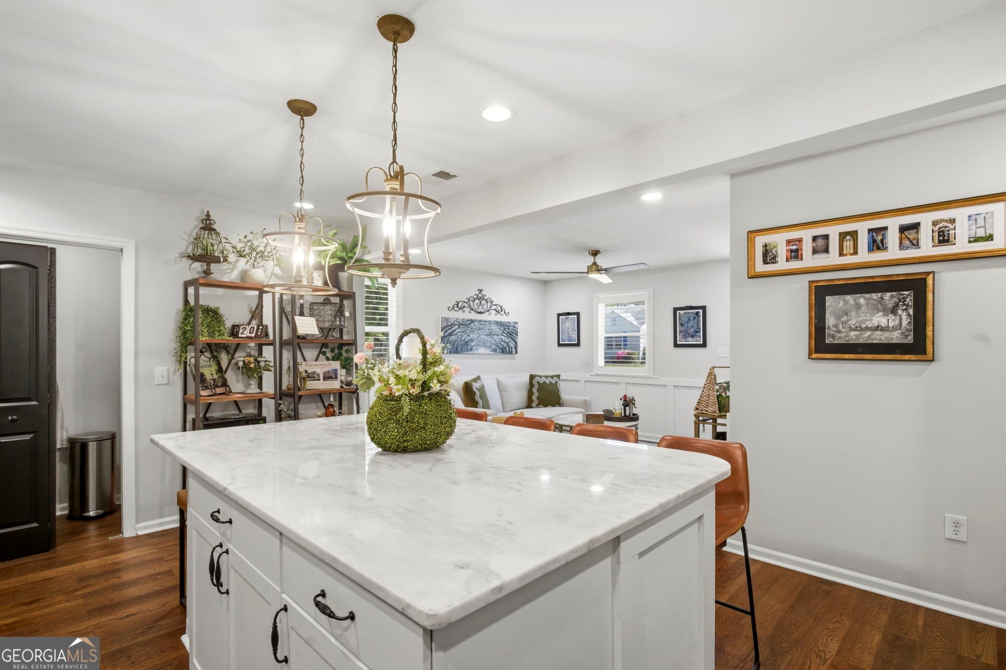 3 bedroom, 2 bathroom, 1,375 sq ft single family residence for sale at 521 Atkinson Avenue, Savannah, GA 31404 — photo 7