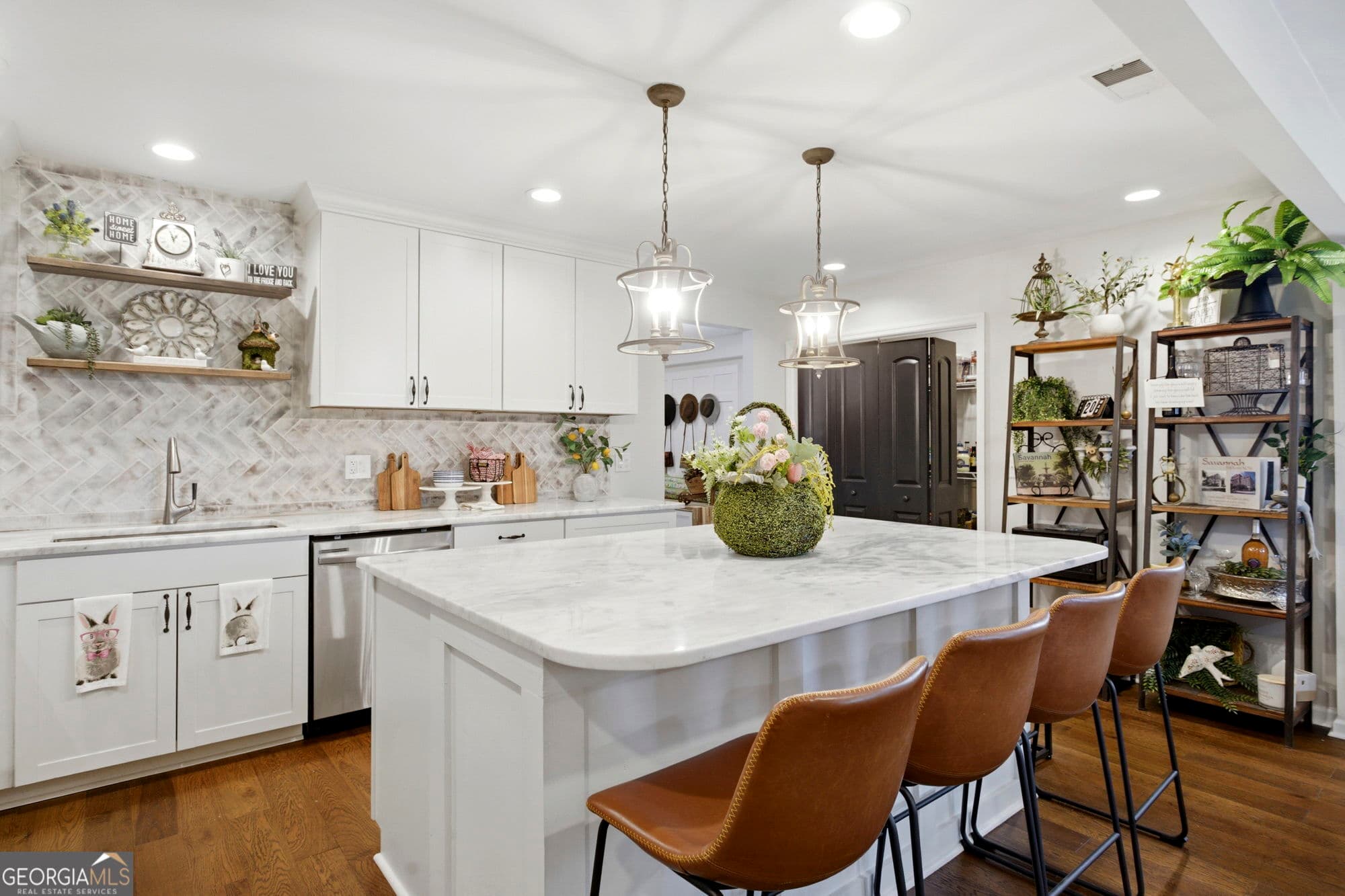 3 bedroom, 2 bathroom, 1,375 sq ft single family residence for sale at 521 Atkinson Avenue, Savannah, GA 31404 — photo 10