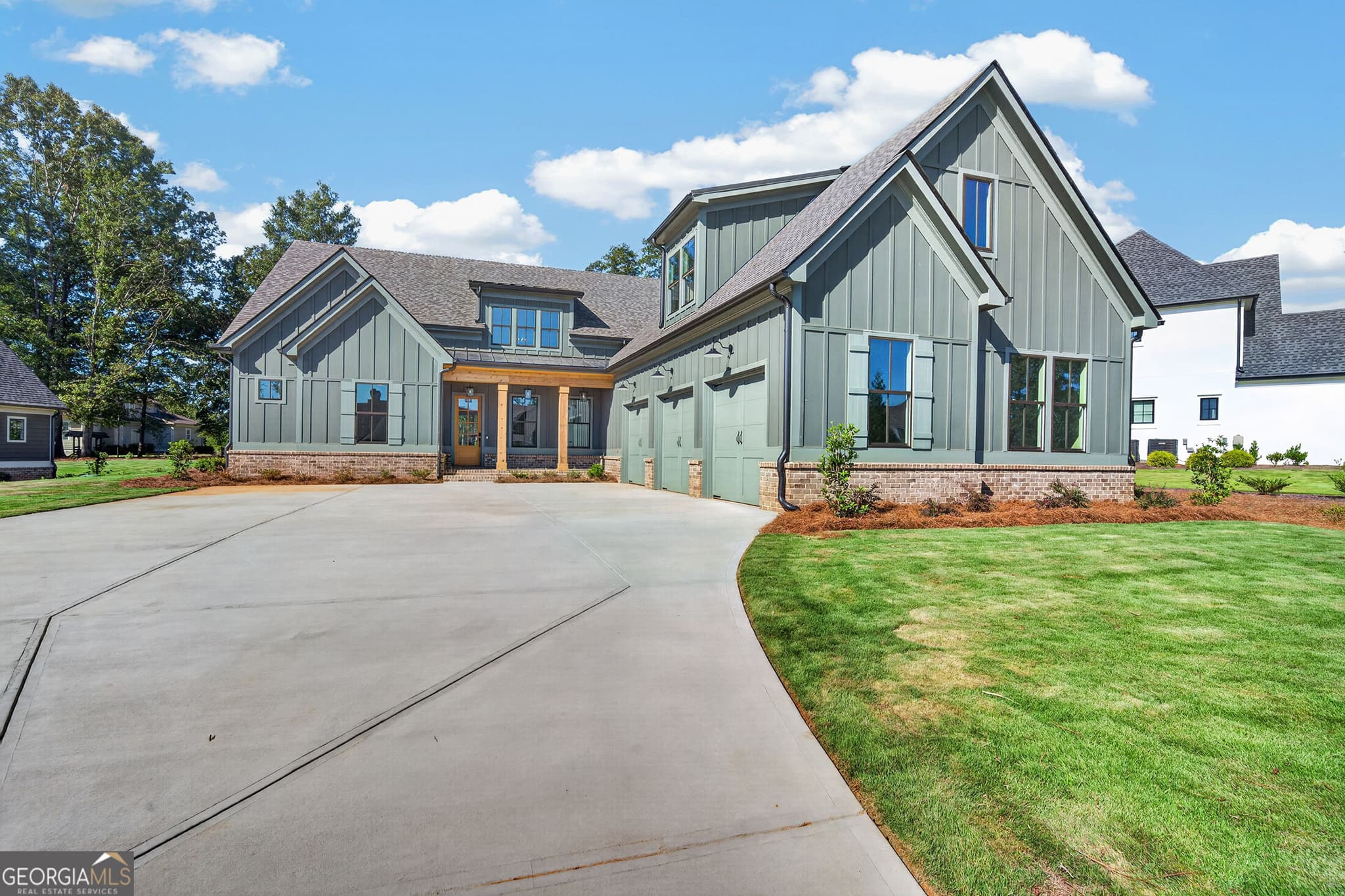 5 bedroom, 3.5 bathroom, 4,114 sq ft single family residence for sale at 203 Eagles Way, Eatonton, GA 31024 — photo 2