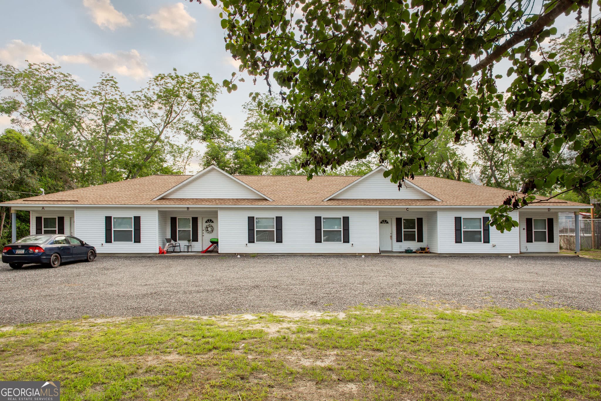 multi family,quadruplex for sale at 1205 Winona Avenue, Waycross, GA 31503 — photo 2