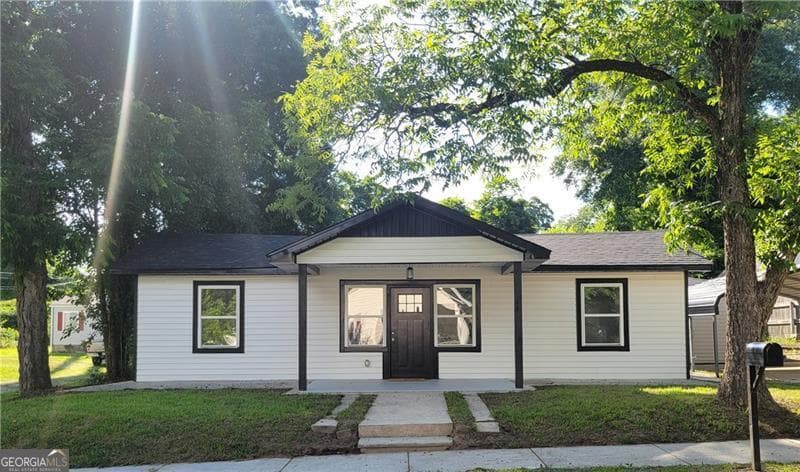 3 bedroom, 2 bathroom, 1,544 sq ft single family residence sold at 172 S Thomas Street, Elberton, GA 30635