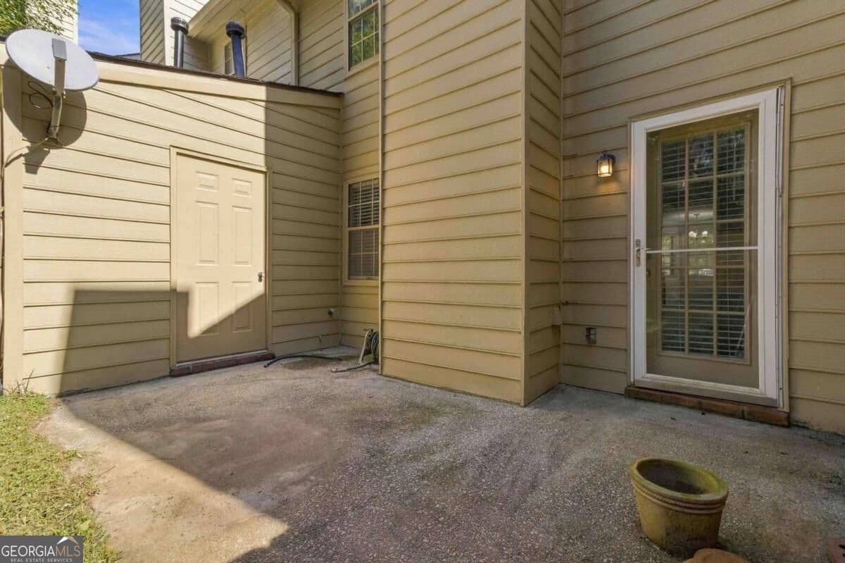 2 bedroom, 2.5 bathroom, 1,212 sq ft townhouse for sale at 1055 Westfield Trace, Smyrna, GA 30082 — photo 6