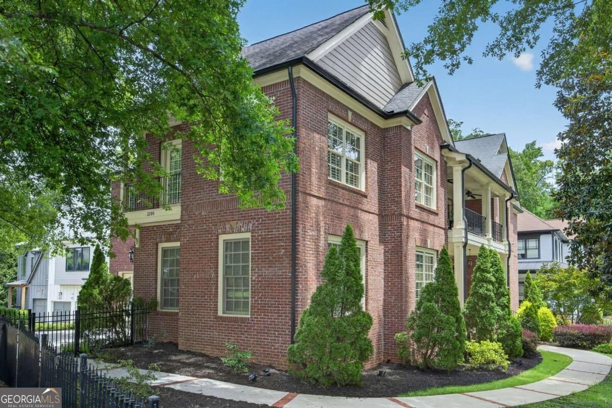 6 bedroom, 5 bathroom, 4,758 sq ft single family residence for sale at 3295 Osborne Road, Brookhaven, GA 30319 — photo 2