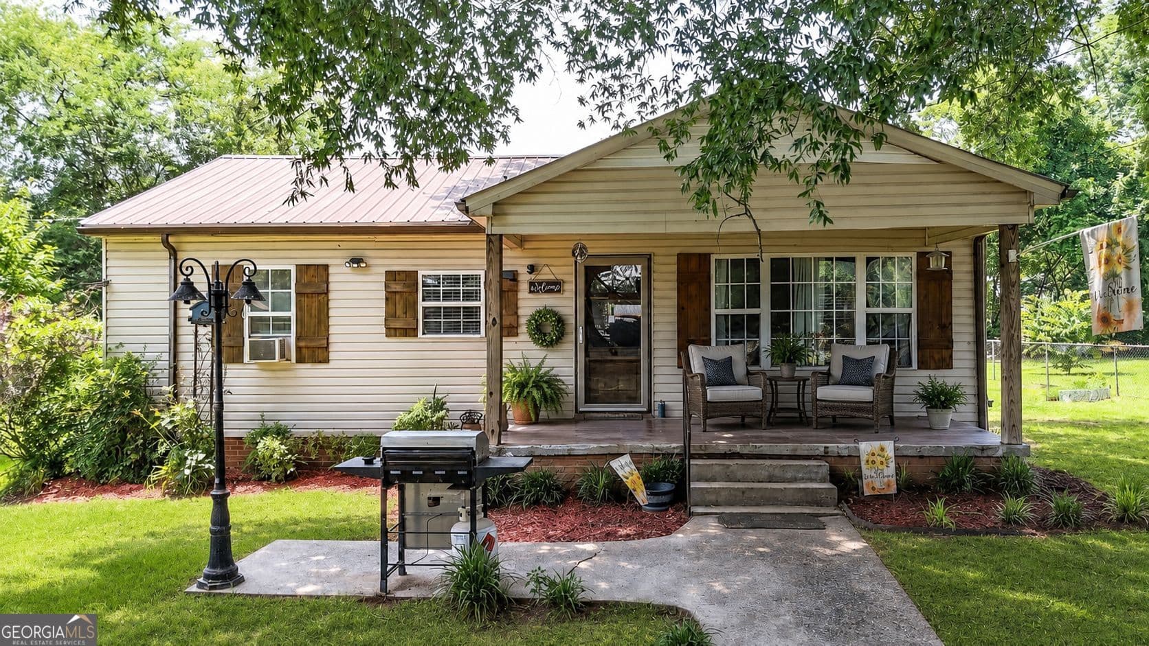 3 bedroom, 1 bathroom, 980 sq ft single family residence sold at 103 Defoor Loop, Calhoun, GA 30701
