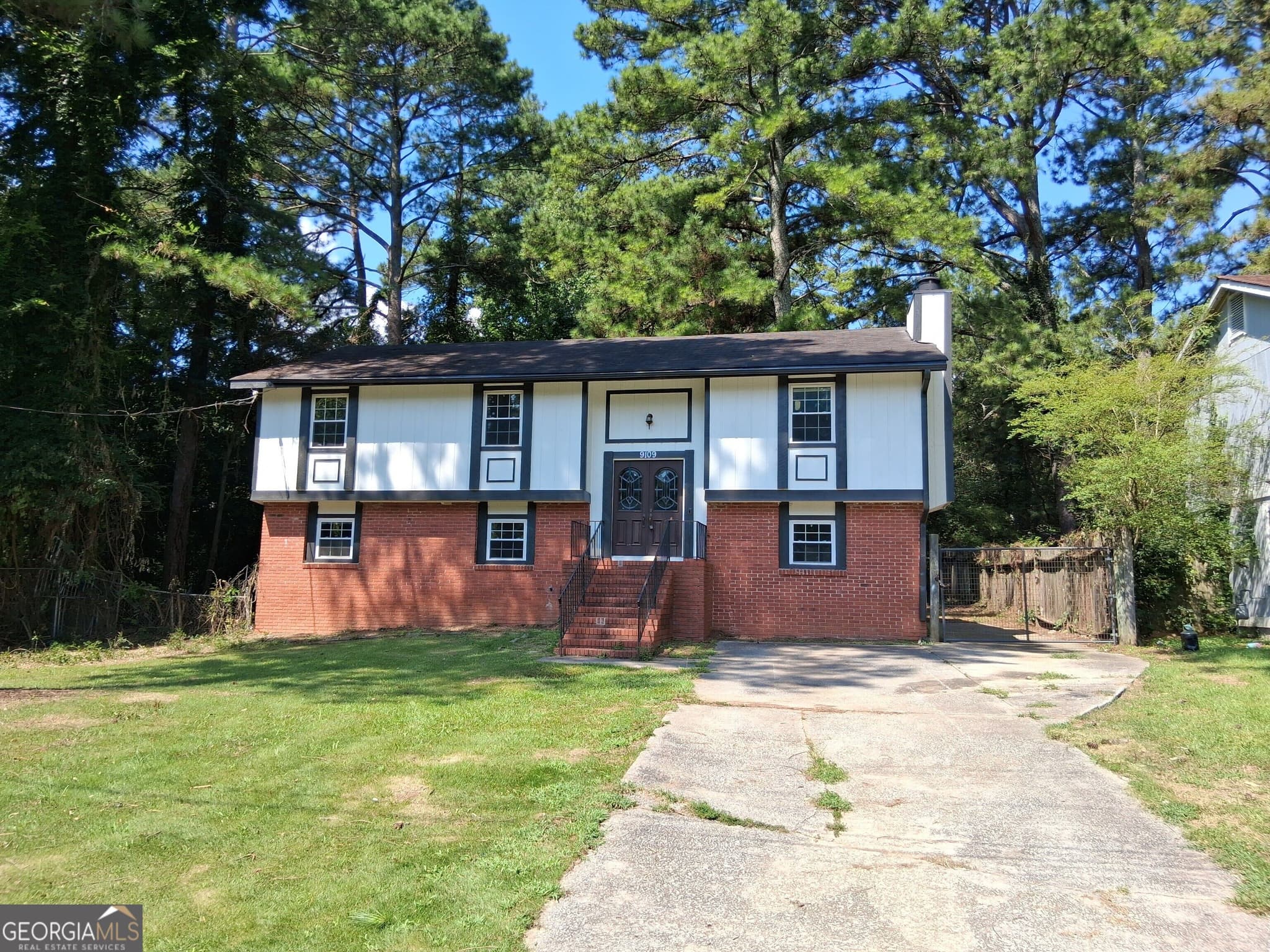 6 bedroom, 3 bathroom, 2,400 sq ft single family residence for rent at 9109 Sterling Ridge Lane, Jonesboro, GA 30238 for $2,195 a month — photo 1 of 1