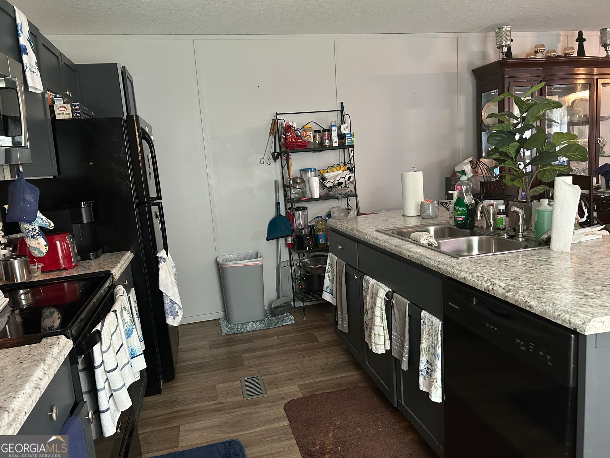 3 bedroom, 2 bathroom, 1,152 sq ft single family residence for sale at 405 Merritt Avenue, Edison, GA 39846 — photo 5