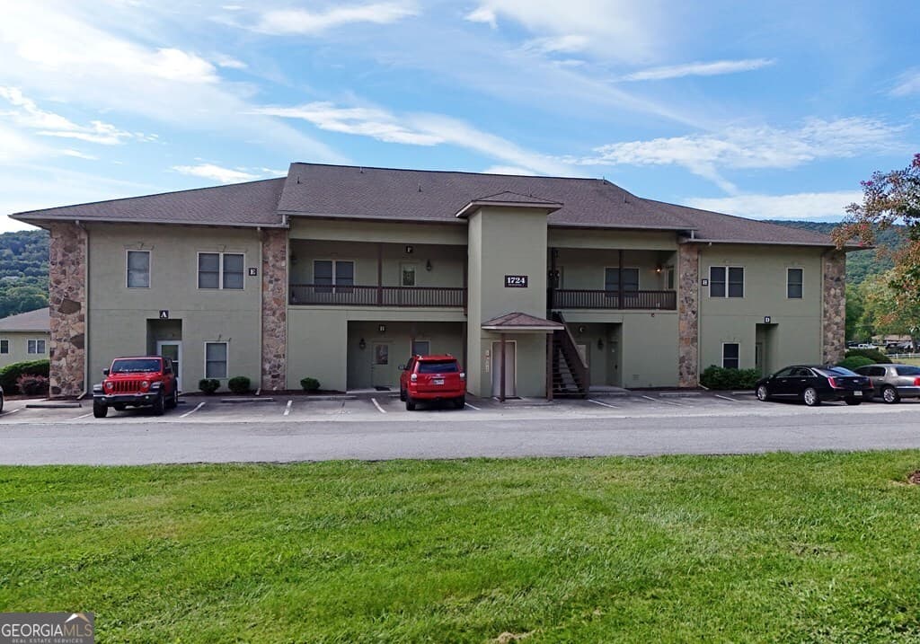 2 bedroom, 2 bathroom, 1,649 sq ft condominium for sale at 1724 Watercrest Way 7H, Young Harris, GA 30582 — photo 6