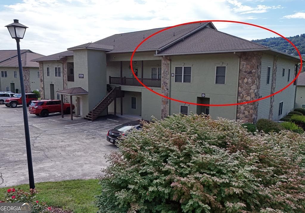 2 bedroom, 2 bathroom, 1,649 sq ft condominium for sale at 1724 Watercrest Way 7H, Young Harris, GA 30582 — photo 1 of 56