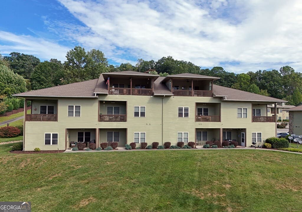 2 bedroom, 2 bathroom, 1,649 sq ft condominium for sale at 1724 Watercrest Way 7H, Young Harris, GA 30582 — photo 4