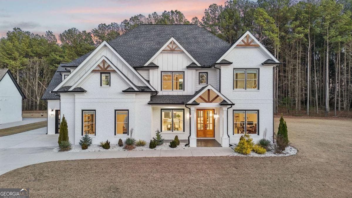 5 bedroom, 4.5 bathroom, 4,804 sq ft single family residence for sale at 961 Nours Circle, Lawrenceville, GA 30045 — photo 1 of 27