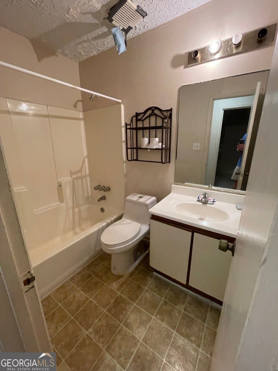 3 bedroom, 2 bathroom, 1,176 sq ft single family residence for sale at 2177 Jonathan Avenue, Lithonia, GA 30058 — photo 9