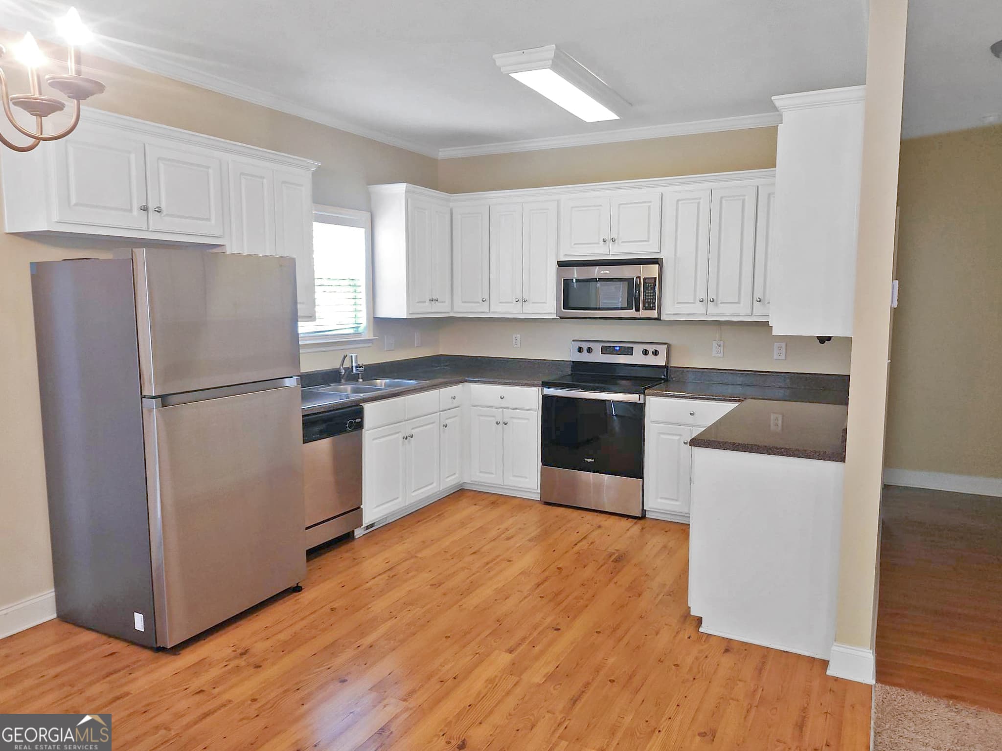 3 bedroom, 2.5 bathroom, 1,692 sq ft single family residence for sale at 2819 Burdette Drive, Augusta, GA 30909 — photo 2