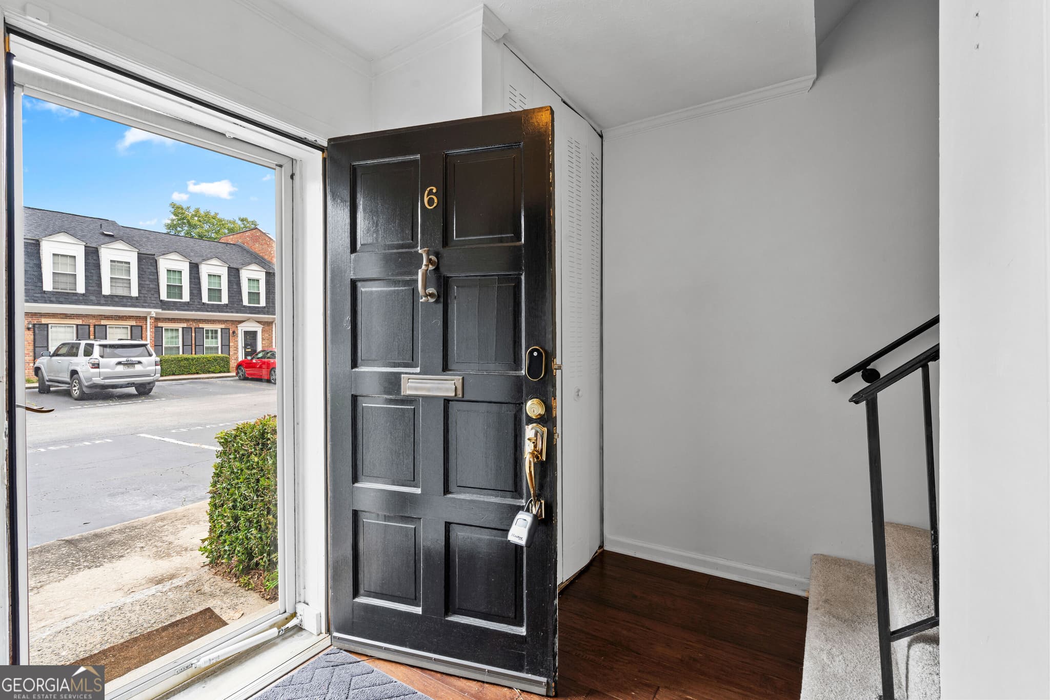 2 bedroom, 2.5 bathroom, 1,320 sq ft condominium for sale at 6 Valley Forge Place, Atlanta, GA 30318 — photo 7