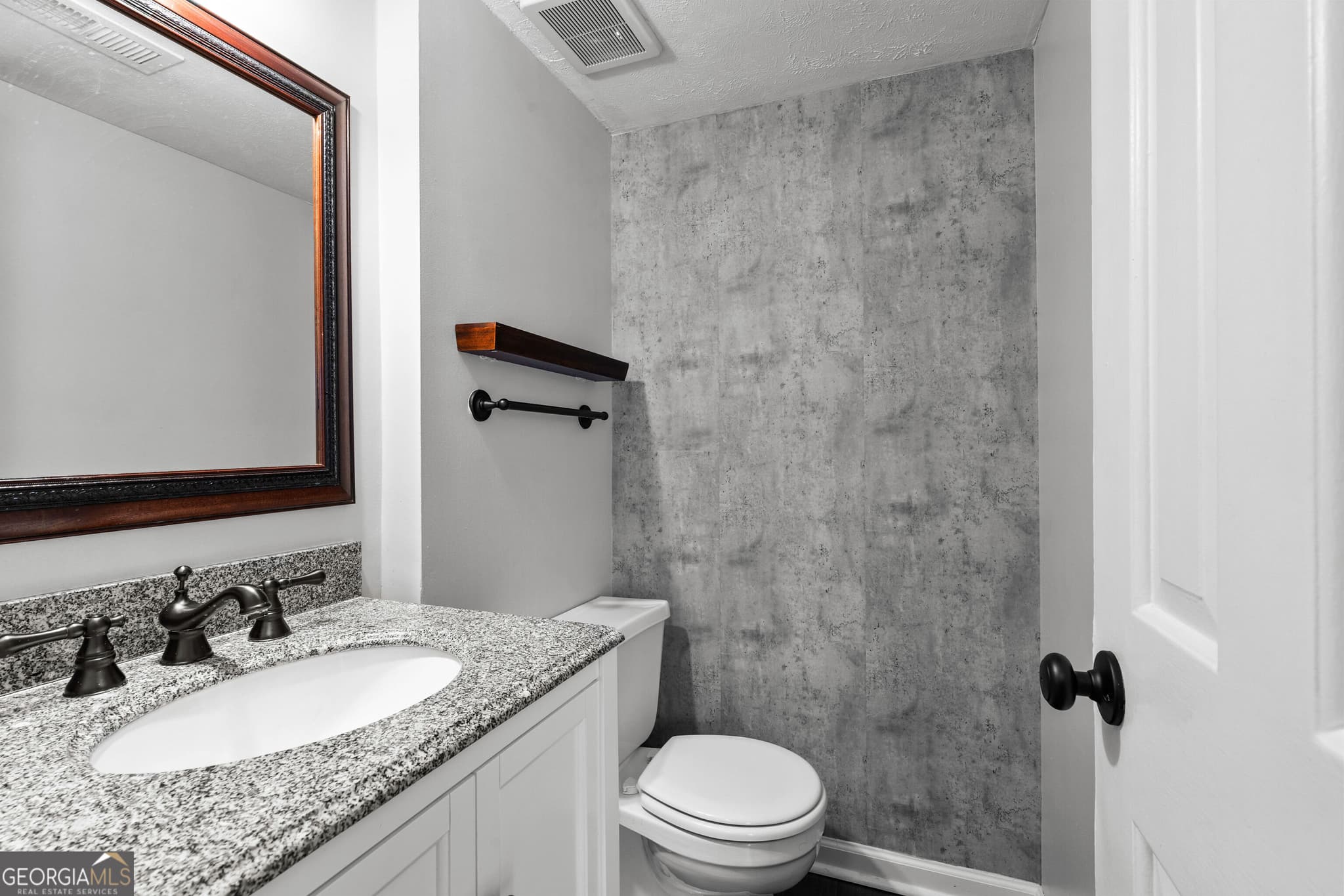 2 bedroom, 2.5 bathroom, 1,320 sq ft condominium for sale at 6 Valley Forge Place, Atlanta, GA 30318 — photo 9