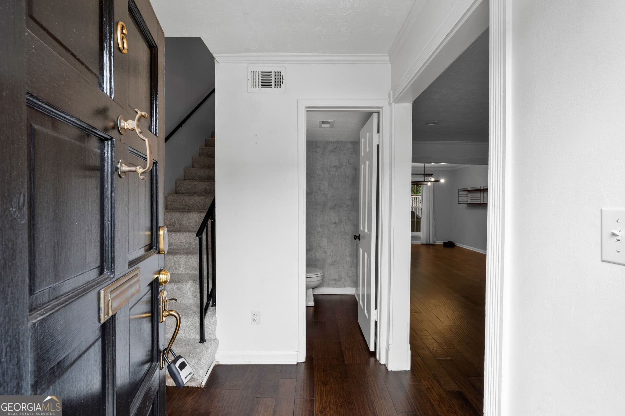 2 bedroom, 2.5 bathroom, 1,320 sq ft condominium for sale at 6 Valley Forge Place, Atlanta, GA 30318 — photo 8
