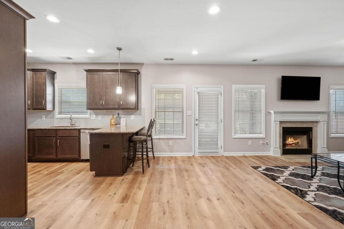 4 bedroom, 2.5 bathroom, 2,011 sq ft single family residence for sale at 7 Doolittle Court, Newnan, GA 30265 — photo 7