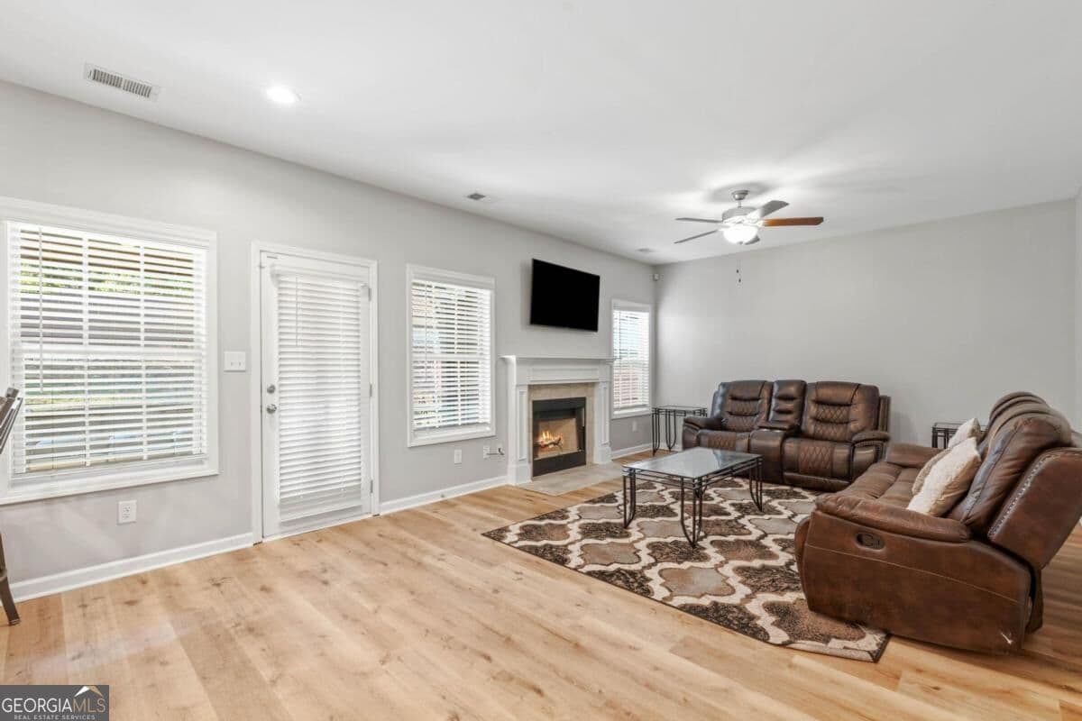 4 bedroom, 2.5 bathroom, 2,011 sq ft single family residence for sale at 7 Doolittle Court, Newnan, GA 30265 — photo 4