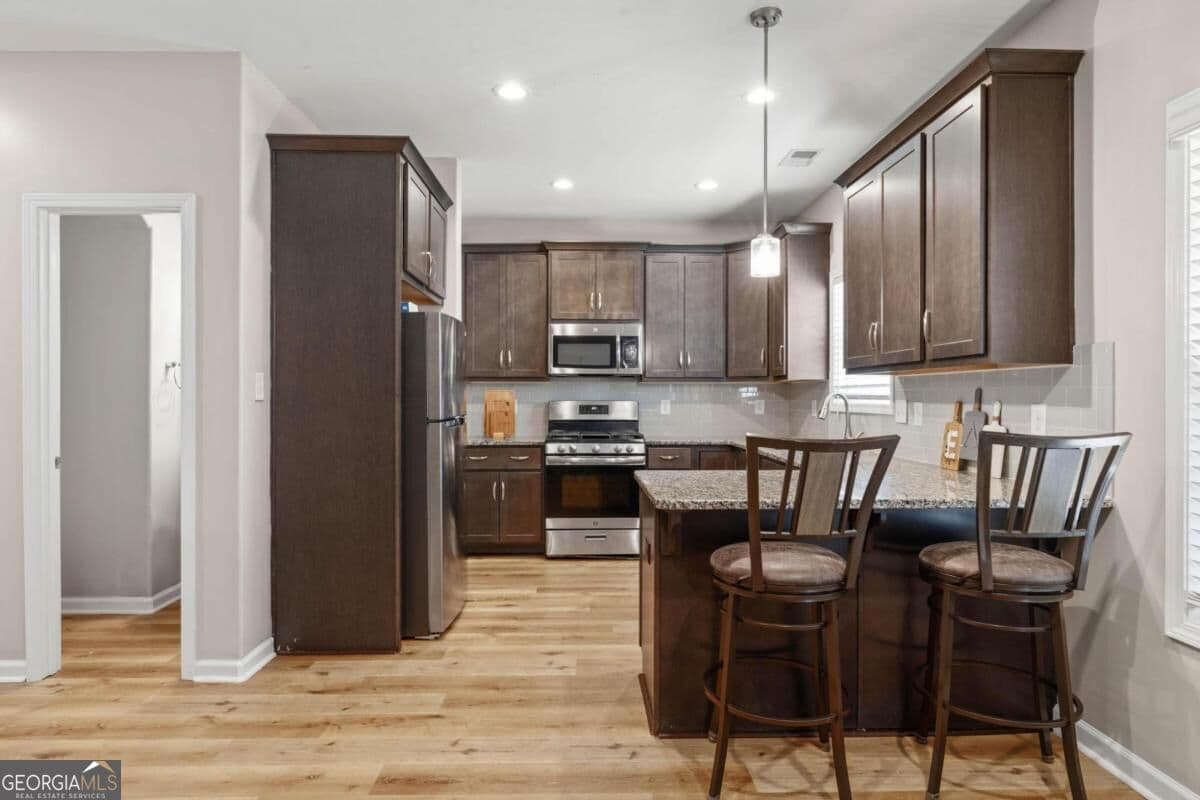 4 bedroom, 2.5 bathroom, 2,011 sq ft single family residence for sale at 7 Doolittle Court, Newnan, GA 30265 — photo 8