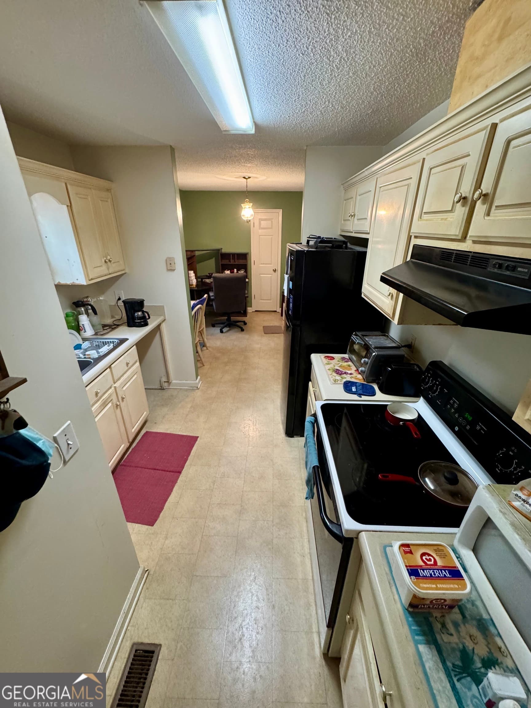 3 bedroom, 2 bathroom, 1,131 sq ft single family residence for sale at 71 Pleasant Valley Road, Silver Creek, GA 30173 — photo 4