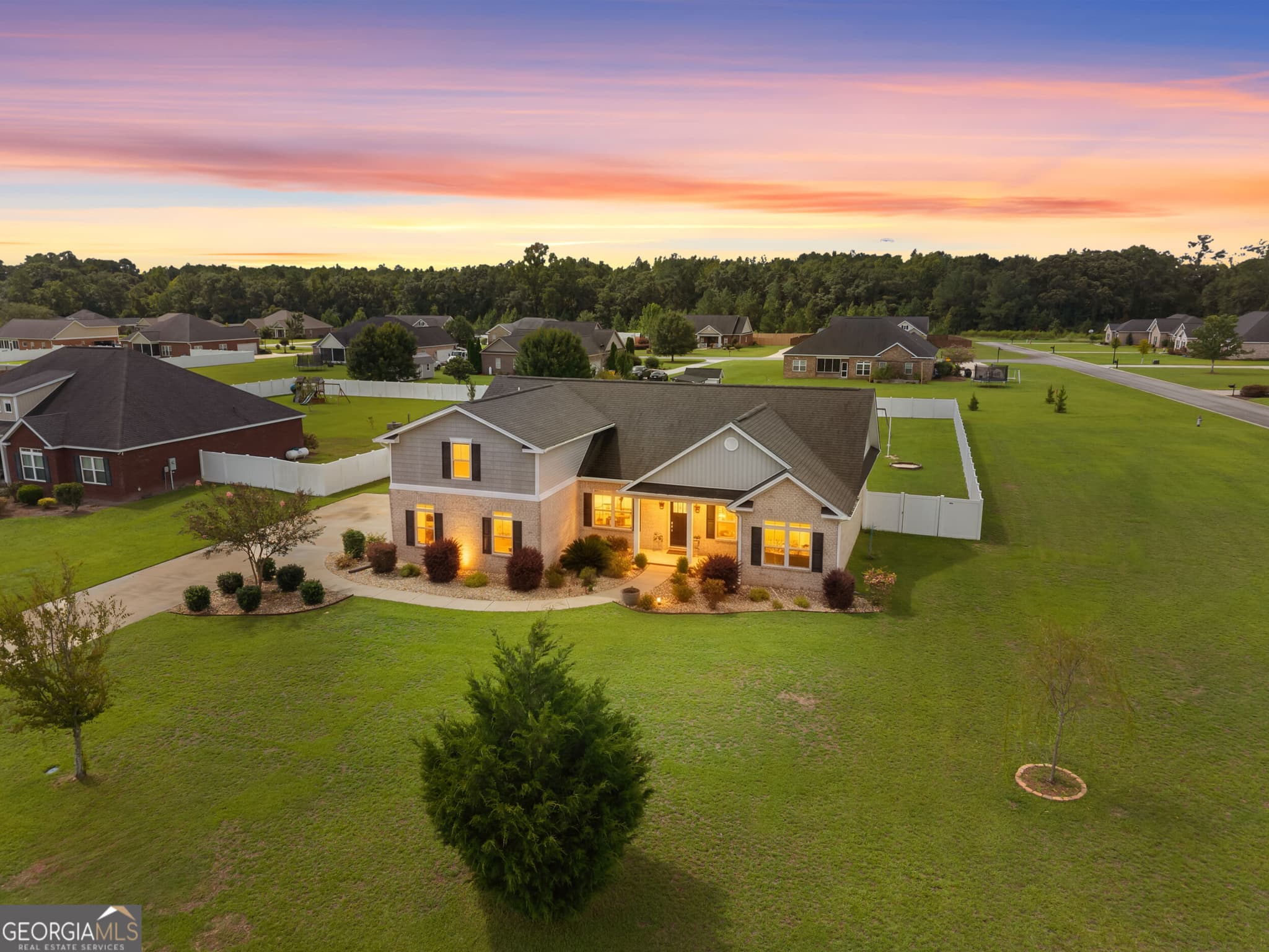 4 bedroom, 3 bathroom, 2,113 sq ft single family residence for sale at 237 Sara Beth Drive, Brooklet, GA 30415 — photo 2