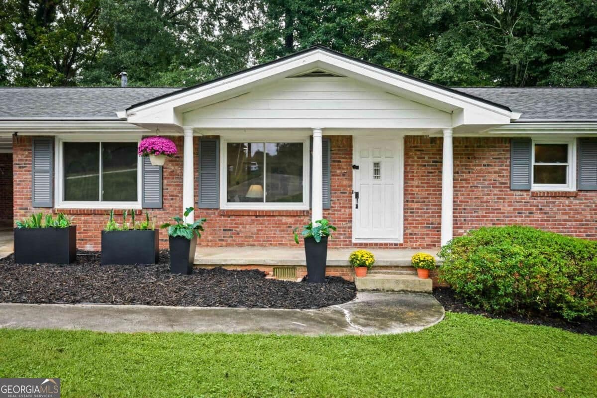 3 bedroom, 2 bathroom, 1,670 sq ft single family residence for sale at 1826 Cameo Court, Tucker, GA 30084 — photo 6