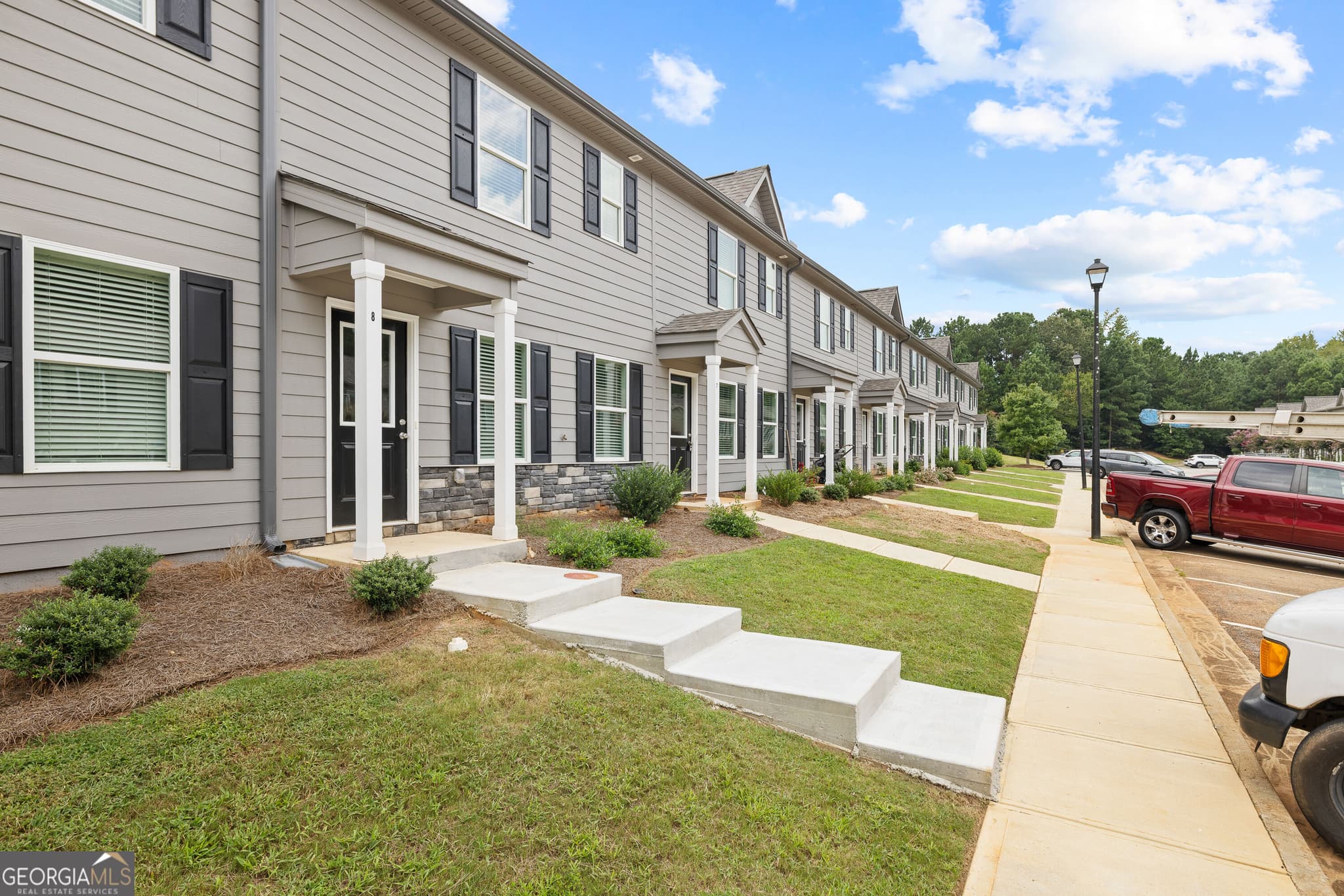 3 bedroom, 2.5 bathroom, 1,240 sq ft townhouse for sale at 100 Lena Lane # 7, Eatonton, GA 31024 — photo 2