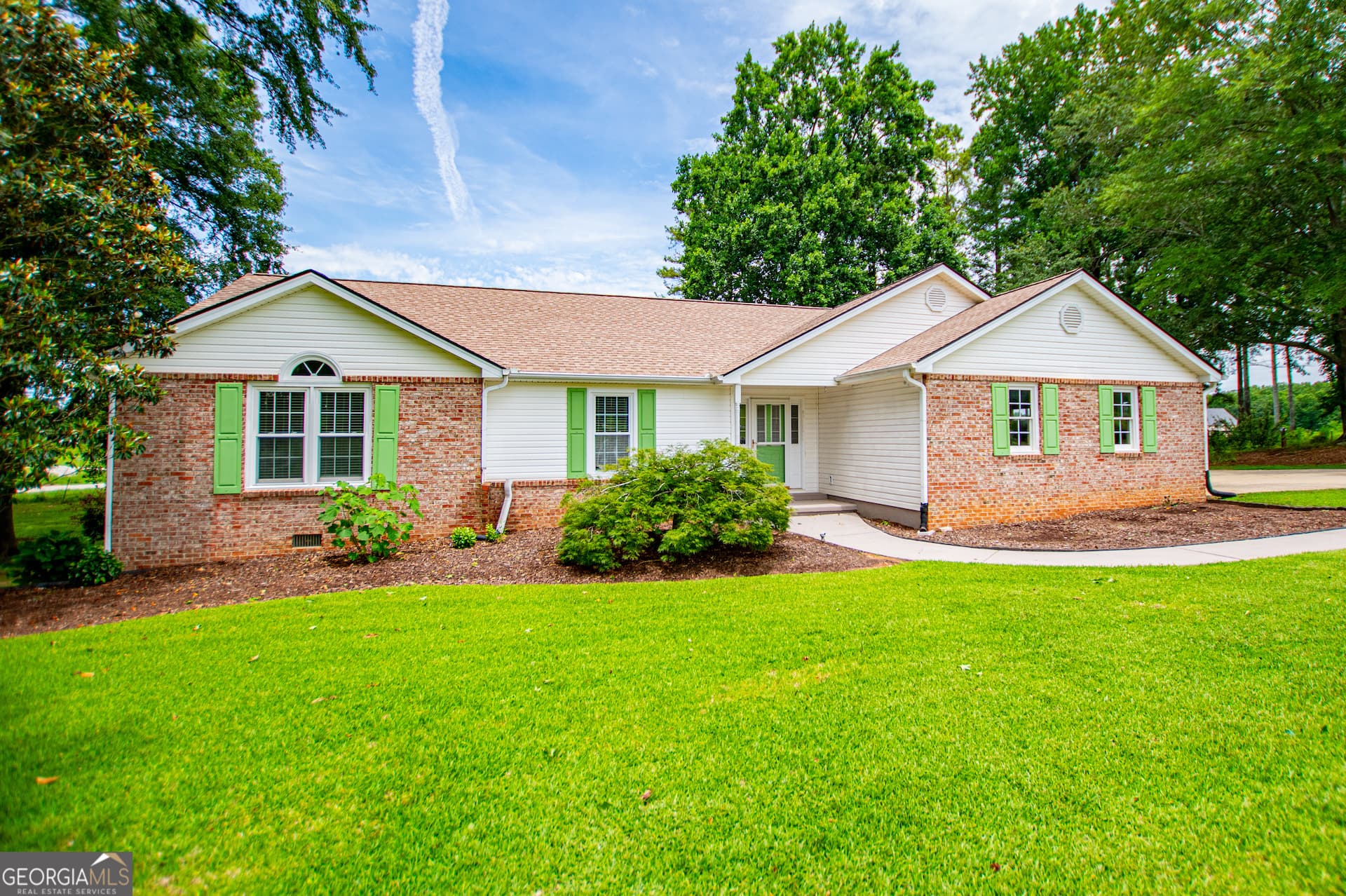 3 bedroom, 2 bathroom, 1,787 sq ft single family residence sold at 180 Gold Dust Trail, Carrollton, GA 30117