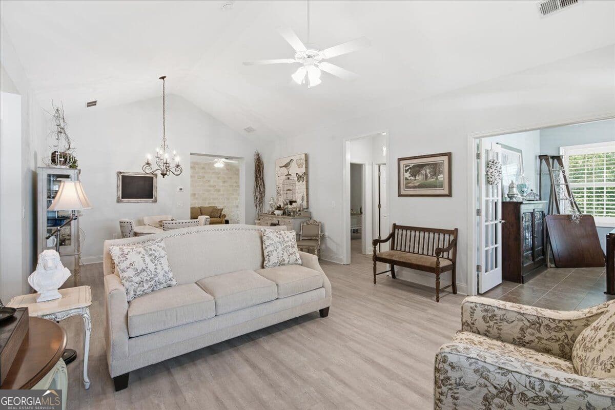 3 bedroom, 3 bathroom, 2,355 sq ft condominium for sale at 222 Orchards Circle, Woodstock, GA 30188 — photo 2