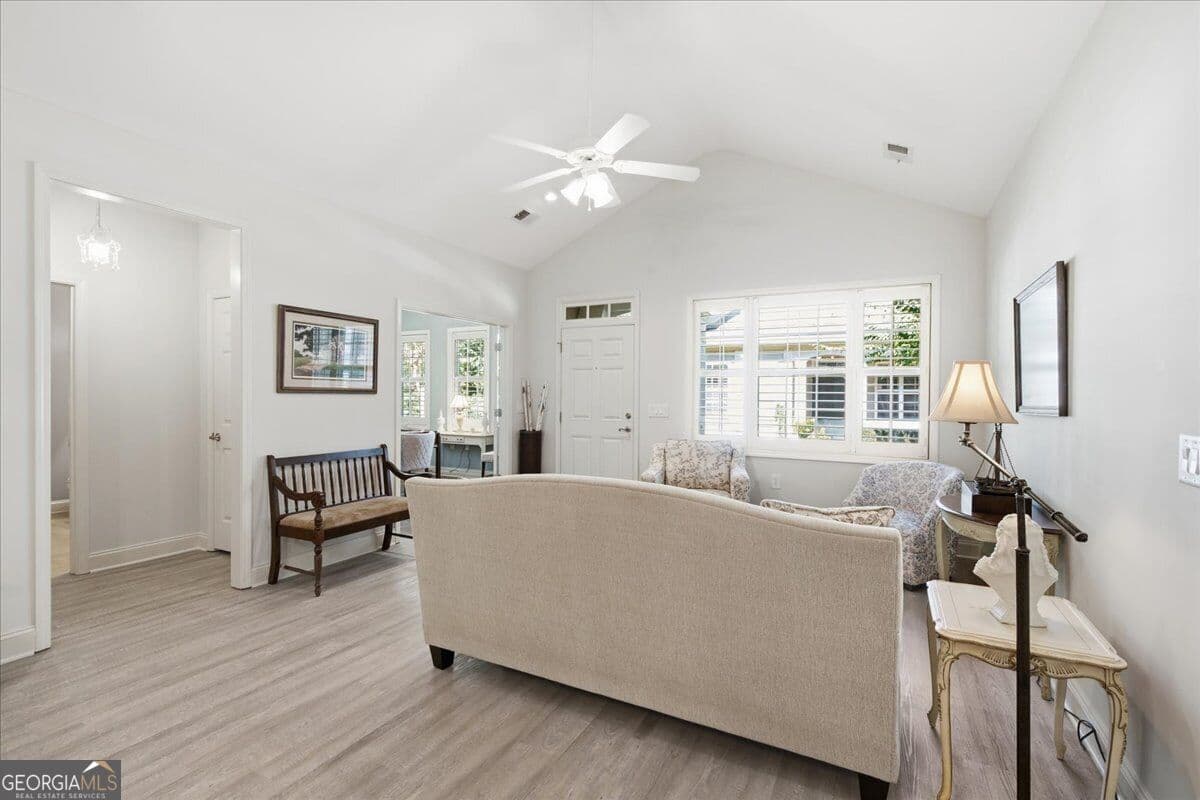3 bedroom, 3 bathroom, 2,355 sq ft condominium for sale at 222 Orchards Circle, Woodstock, GA 30188 — photo 9