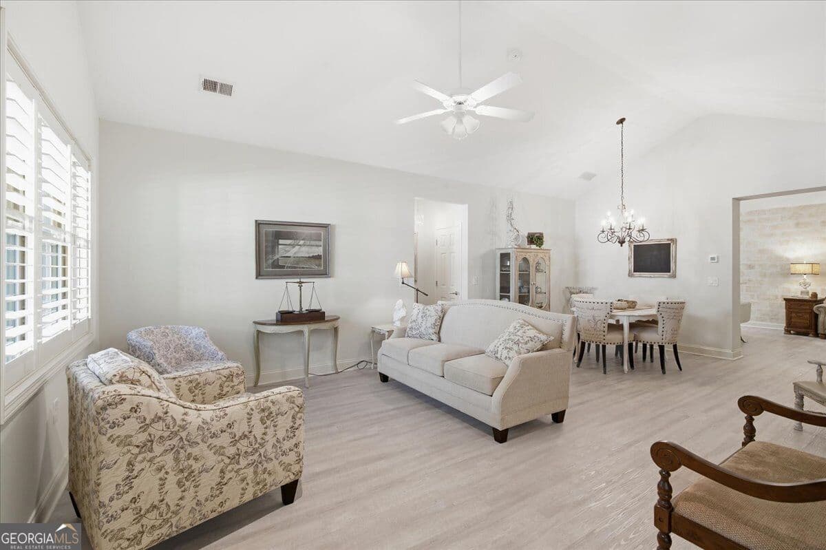 3 bedroom, 3 bathroom, 2,355 sq ft condominium for sale at 222 Orchards Circle, Woodstock, GA 30188 — photo 8