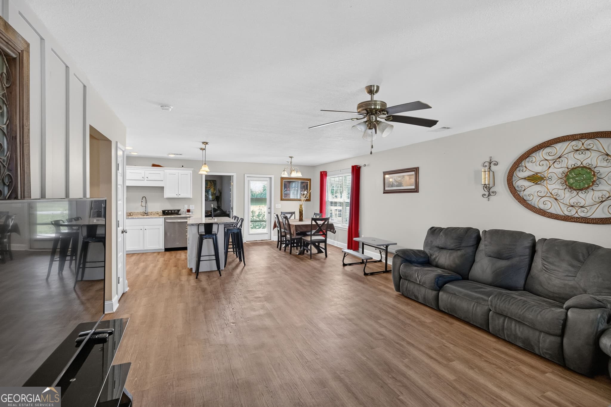 3 bedroom, 2 bathroom, 1,424 sq ft single family residence for sale at 206 E Leyland Court, Statesboro, GA 30458 — photo 6