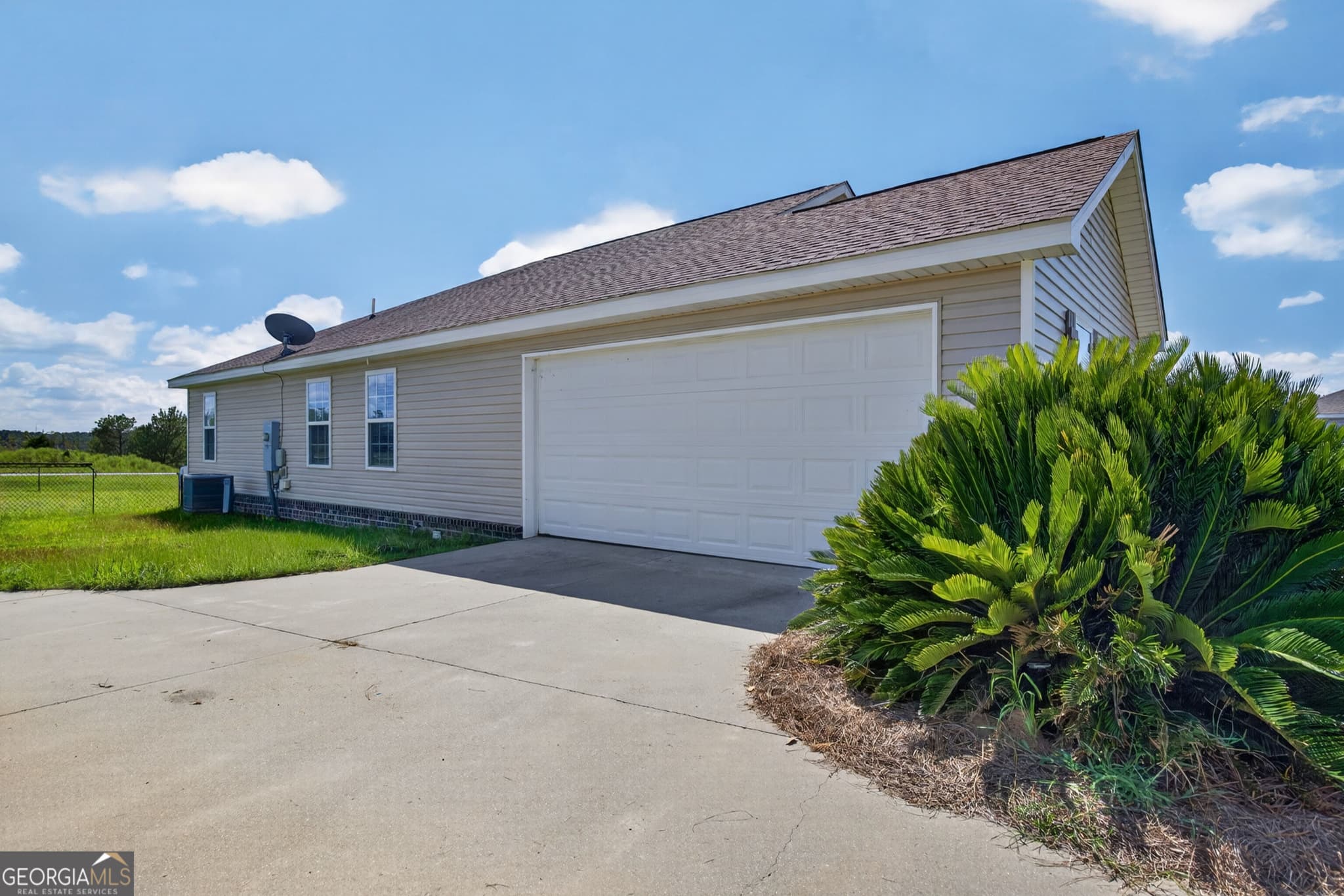 3 bedroom, 2 bathroom, 1,424 sq ft single family residence for sale at 206 E Leyland Court, Statesboro, GA 30458 — photo 4