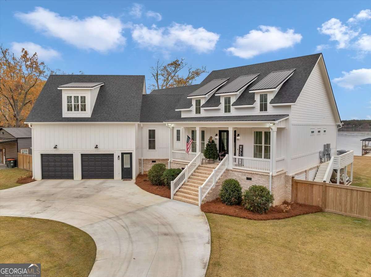 8 bedroom, 5 bathroom, 6,408 sq ft single family residence sold at 196 Mason Drive, Cobb, GA 31735