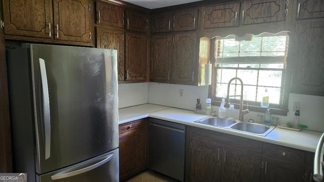 4 bedroom, 3.5 bathroom, 3,720 sq ft single family residence for sale at 4456 Luxembourg Drive, Decatur, GA 30034 — photo 9