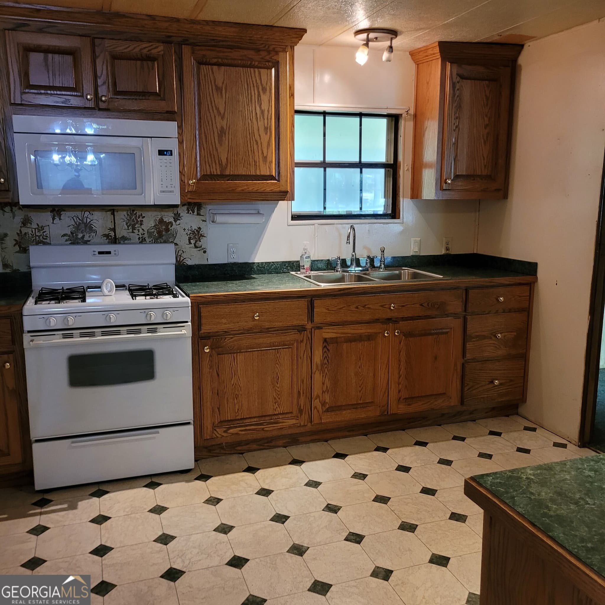 3 bedroom, 2 bathroom, 1,344 sq ft manufactured home,mobile home for sale at 1820 Ridge Road, Cumming, GA 30041 — photo 6