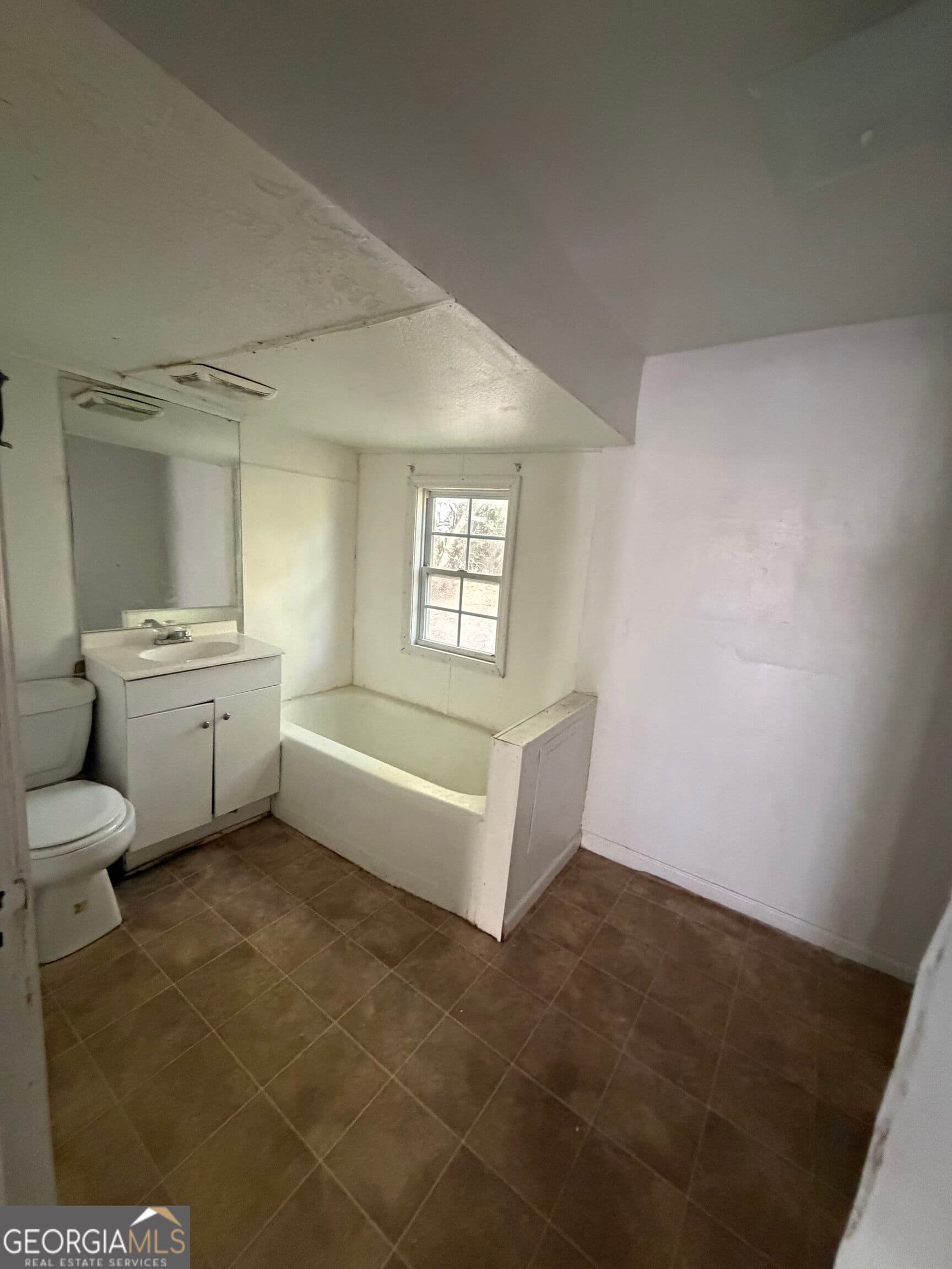 2 bedroom, 2 bathroom, 1,076 sq ft single family residence for sale at 812 Wilson Street, Rockmart, GA 30153 — photo 7