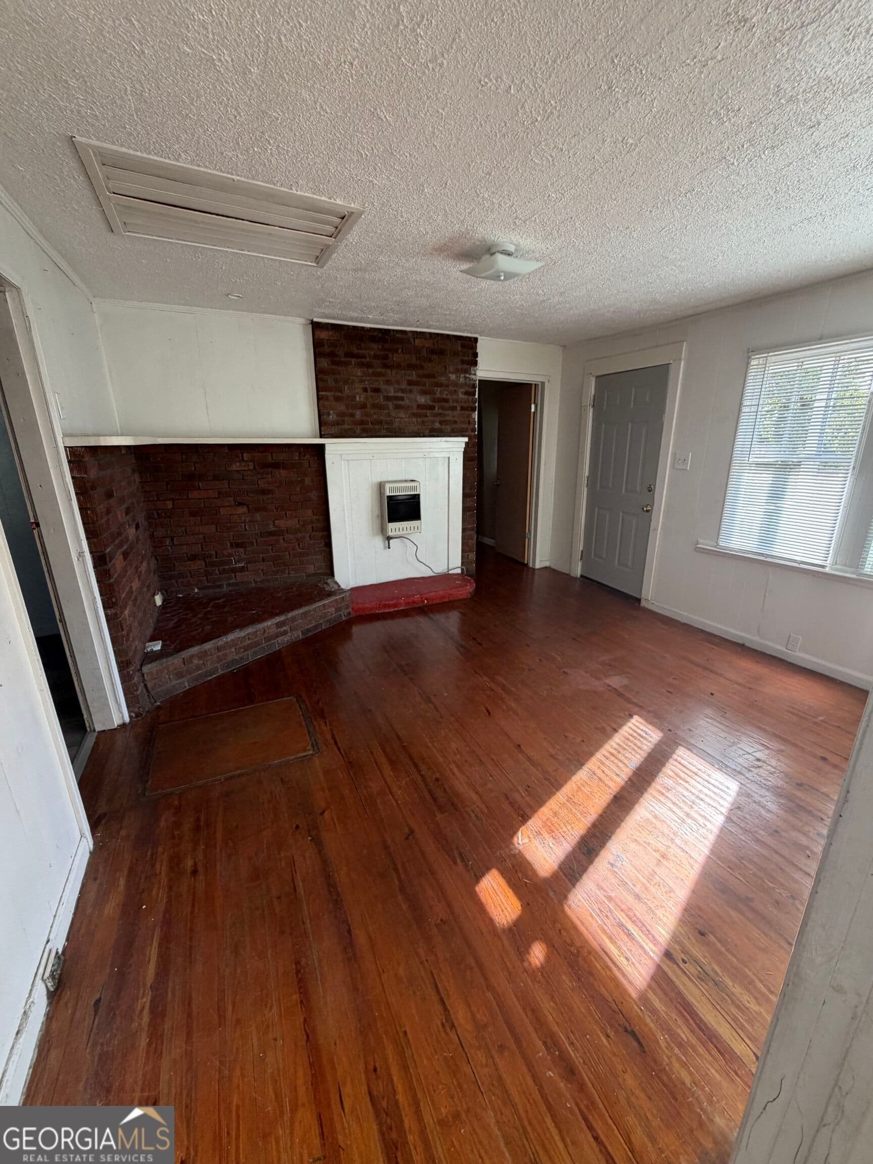 2 bedroom, 2 bathroom, 1,076 sq ft single family residence for sale at 812 Wilson Street, Rockmart, GA 30153 — photo 3
