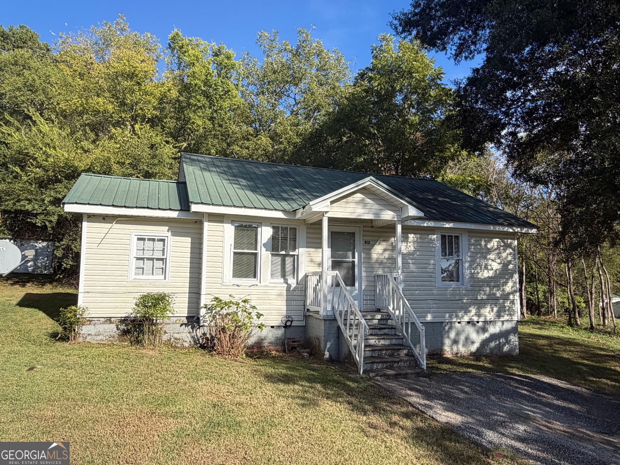 2 bedroom, 2 bathroom, 1,076 sq ft single family residence for sale at 812 Wilson Street, Rockmart, GA 30153