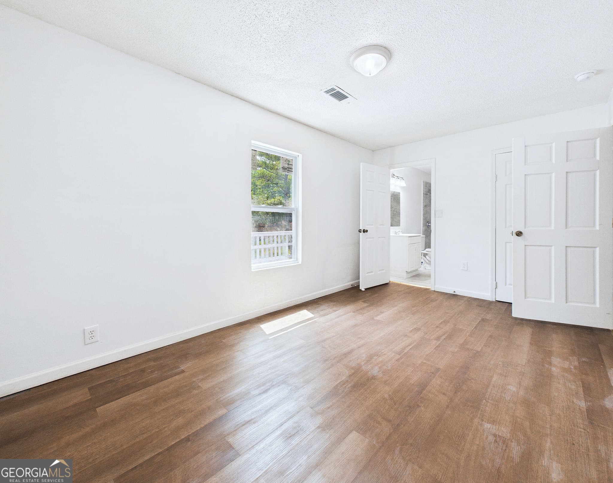 5 bedroom, 4.5 bathroom, 2,186 sq ft single family residence for sale at 153 Wheehaw Road, Macon, GA 31211 — photo 7