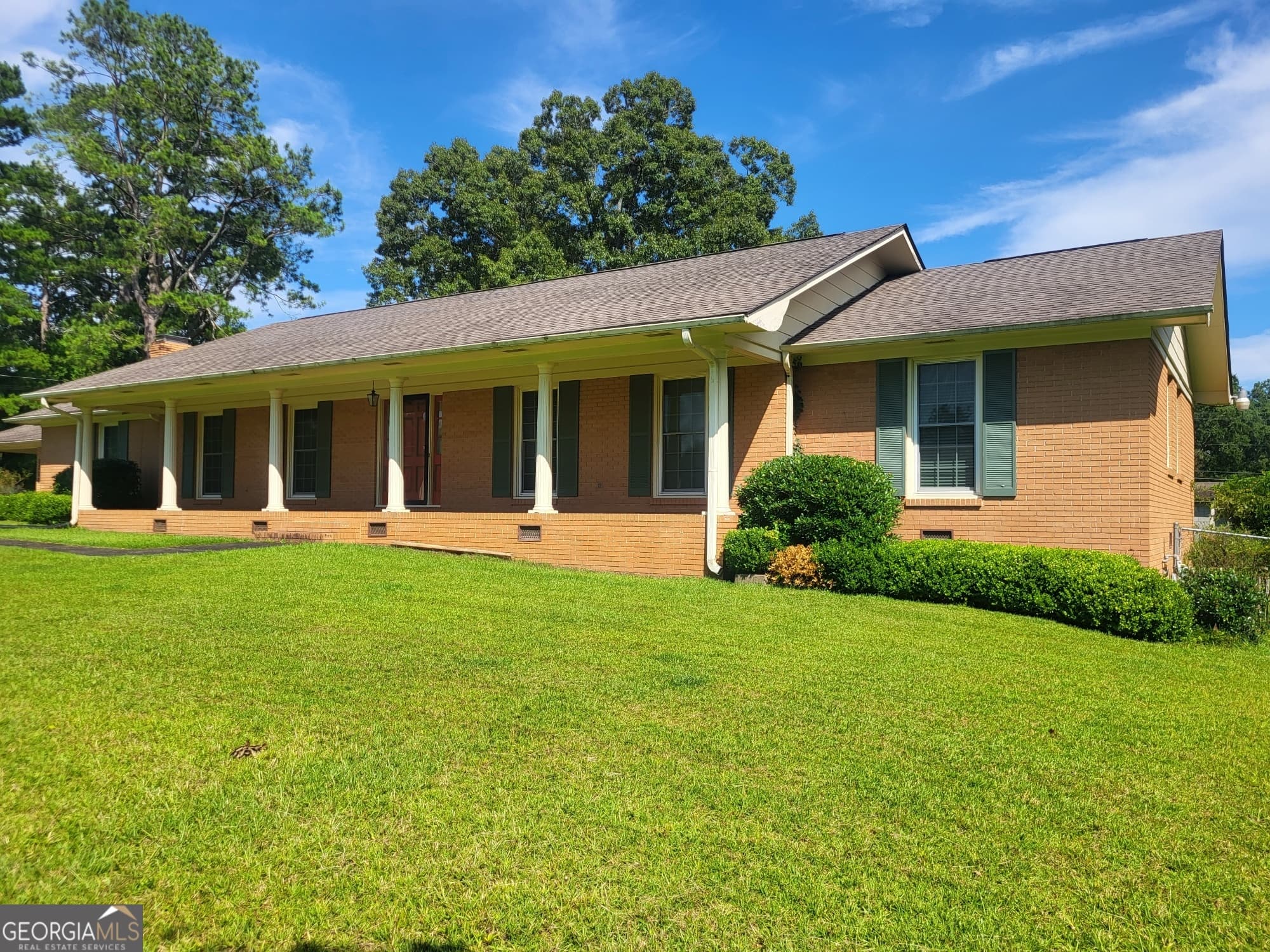 3 bedroom, 2 bathroom, 2,419 sq ft single family residence for sale at 1210 25th Street, Valley, AL 36854 — photo 3