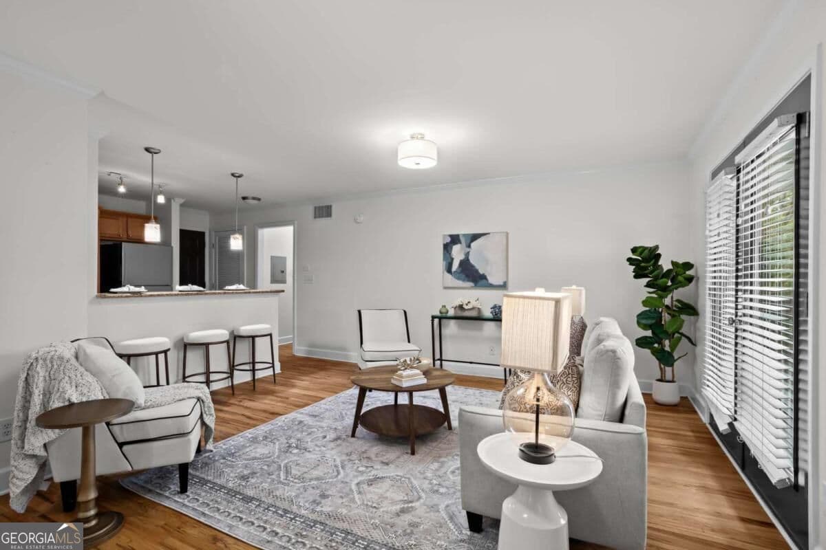 1 bedroom, 1 bathroom, 631 sq ft condominium for sale at 48 Peachtree Avenue 429, Atlanta, GA 30305 — photo 5