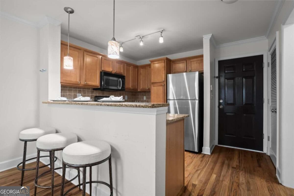 1 bedroom, 1 bathroom, 631 sq ft condominium for sale at 48 Peachtree Avenue 429, Atlanta, GA 30305 — photo 10