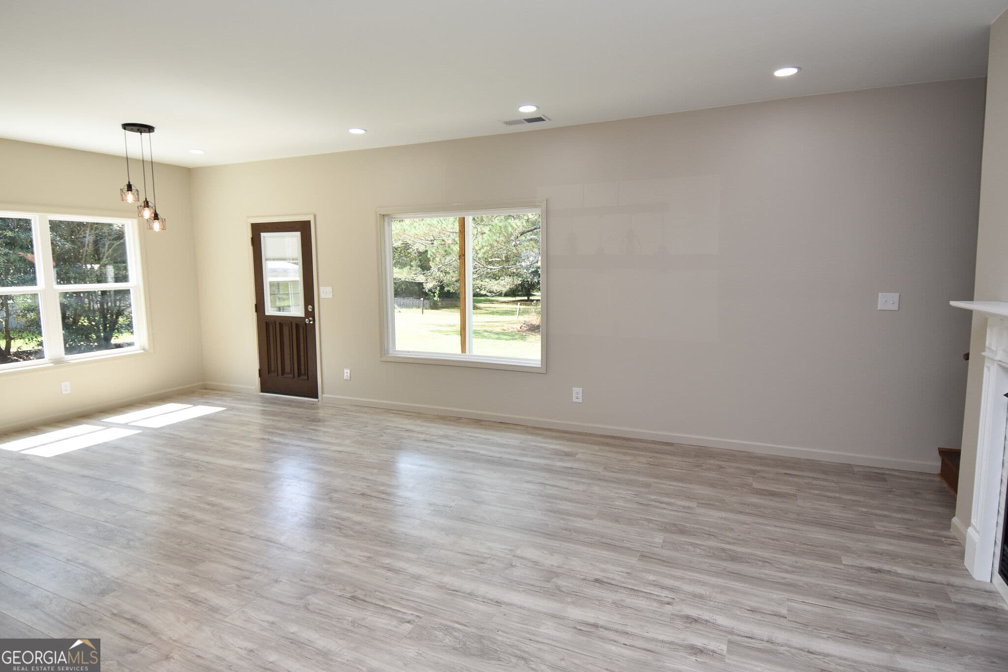 3 bedroom, 2 bathroom, 1,760 sq ft single family residence for sale at 124 Johnson Street, Barnesville, GA 30204 — photo 7