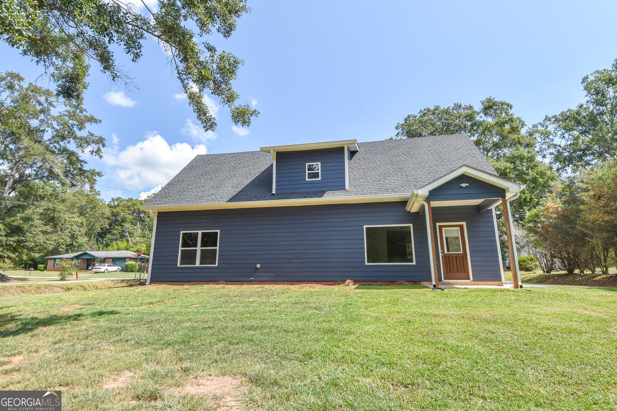3 bedroom, 2 bathroom, 1,760 sq ft single family residence for sale at 124 Johnson Street, Barnesville, GA 30204 — photo 4