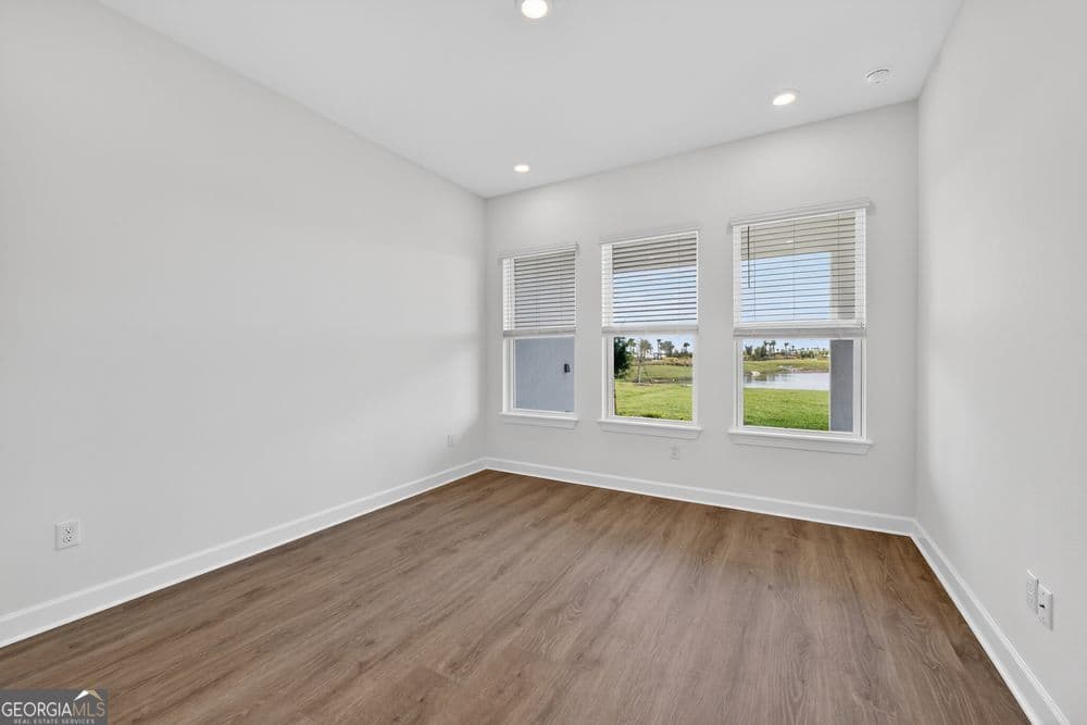 3 bedroom, 2 bathroom, 1,843 sq ft single family residence for sale at 318 Grandview Drive, St. Marys, GA 31558 — photo 4