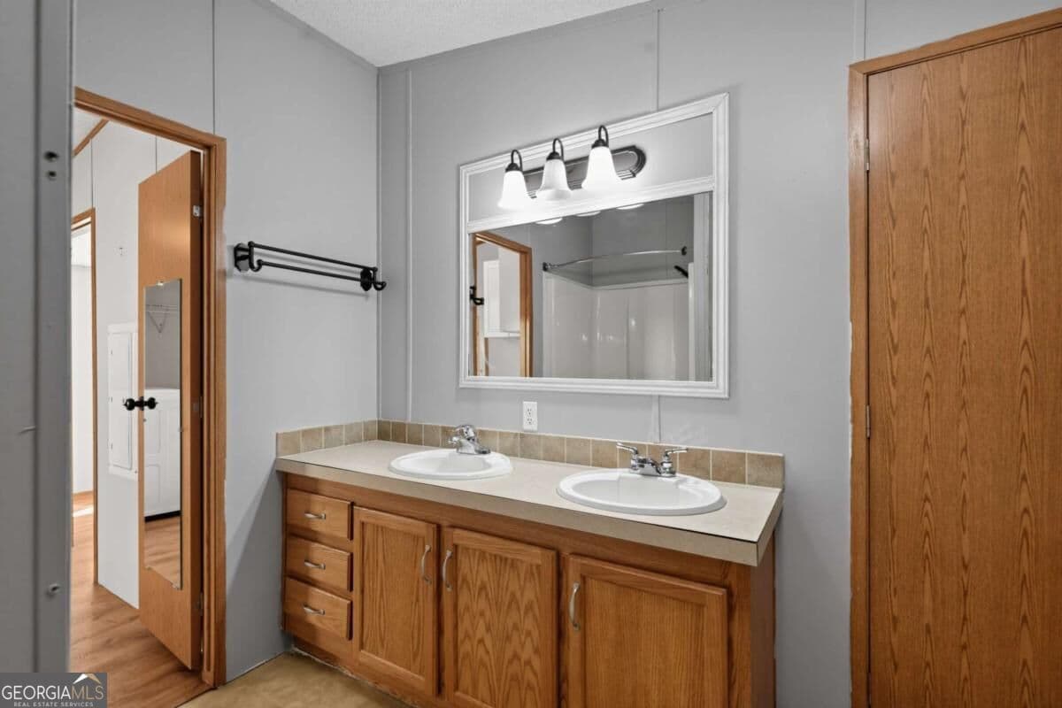 3 bedroom, 2 bathroom manufactured home,single family residence for sale at 194 Forge Mill Estates Drive, Morganton, GA 30560 — photo 9