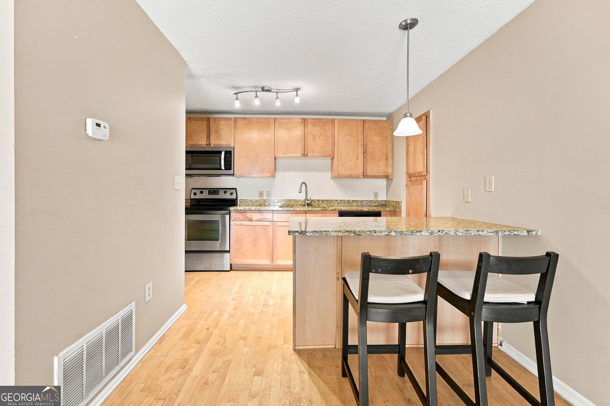 1 bedroom, 1 bathroom, 720 sq ft condominium for sale at 2657 Lenox Road M-168, Atlanta, GA 30324 — photo 6