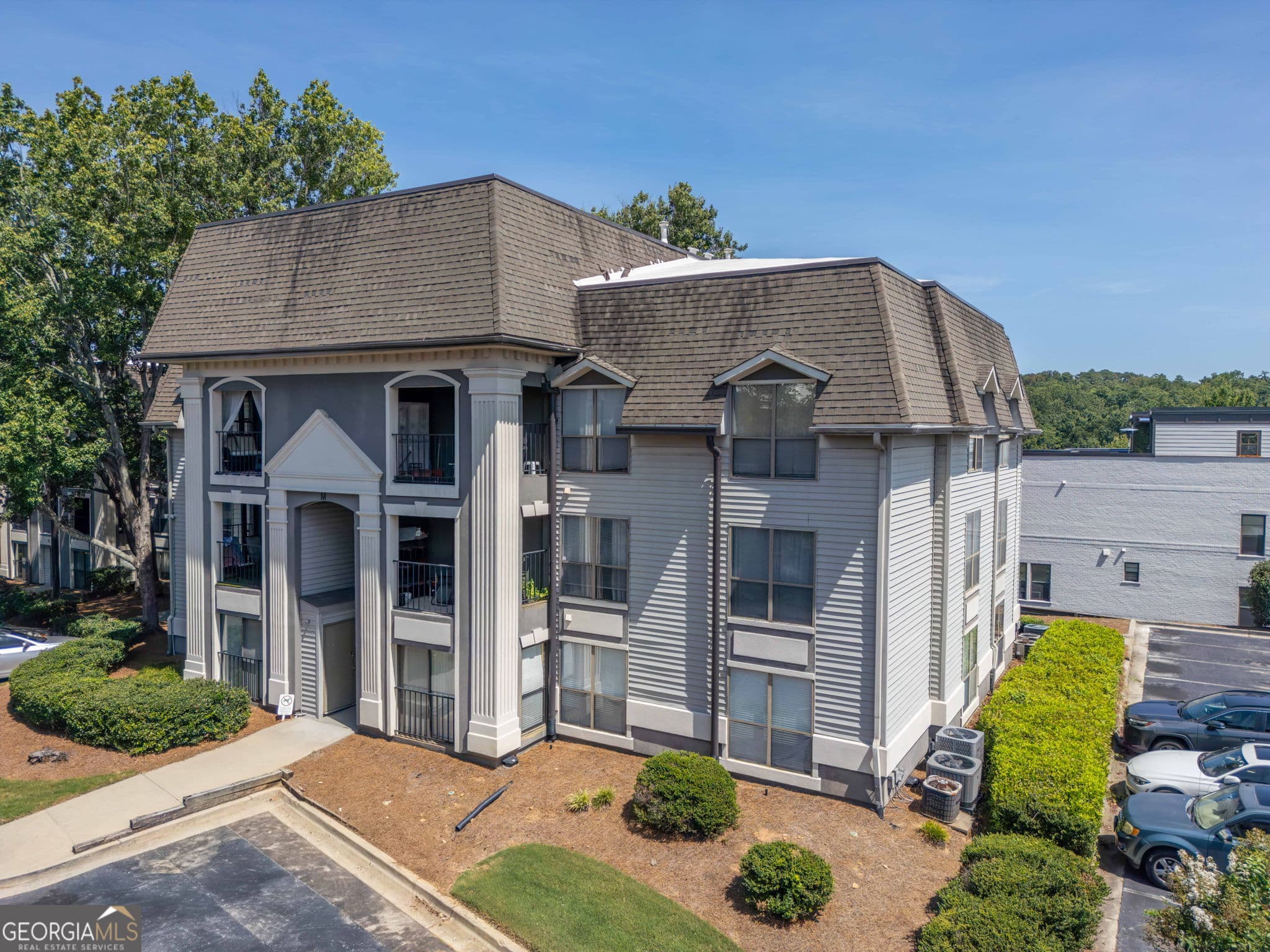 1 bedroom, 1 bathroom, 720 sq ft condominium for sale at 2657 Lenox Road M-168, Atlanta, GA 30324 — photo 1 of 18