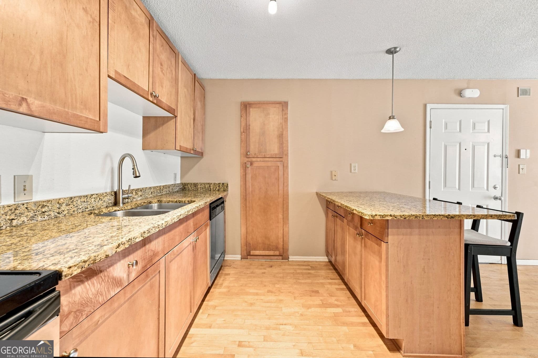 1 bedroom, 1 bathroom, 720 sq ft condominium for sale at 2657 Lenox Road M-168, Atlanta, GA 30324 — photo 8
