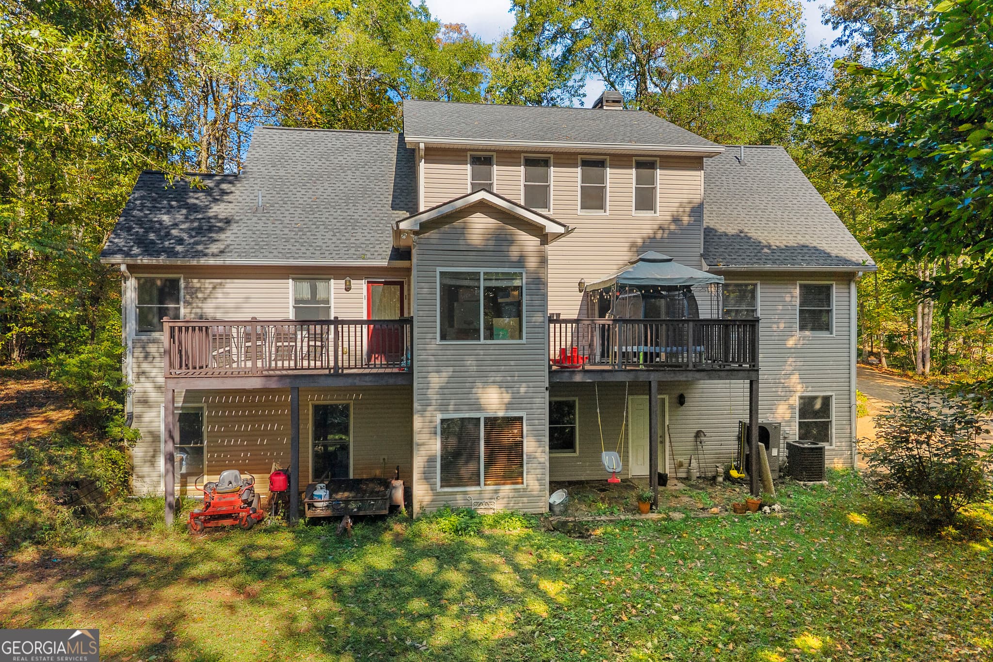 5 bedroom, 4 bathroom, 3,270 sq ft single family residence for sale at 399 Grindstone Creek Drive, Clarkesville, GA 30523 — photo 4